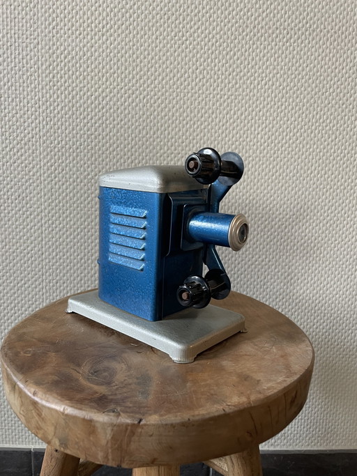 Antique Metal Children's Projector – decoratieve objecten (photo 2 of 5)