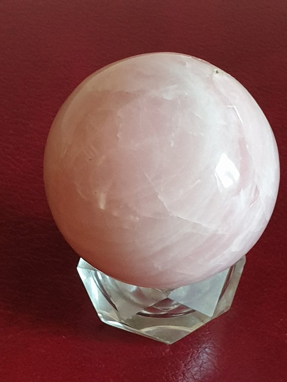 Image 1 of Sphère de quartz rose diamètre 6,5 cm poids 350 grammes