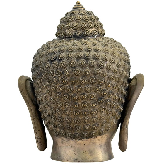 Patinated brass-bronze Buddha head in classic Thai Sukhothai style. – Sculpture, Vintage (photo 4 of 8)