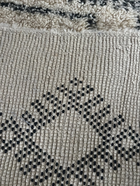 Image 1 of Beautiful hand-knotted Moroccan rug