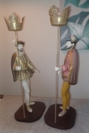 2 grandes candelabros de té con estatuas de la época victoriana.