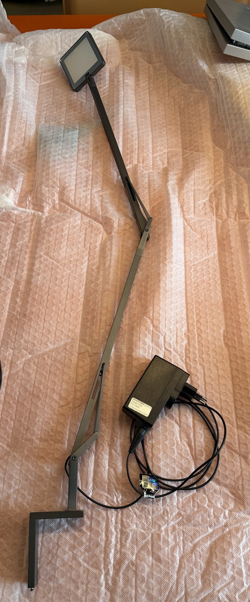 2 x Flos Kevin Edge Titanium montaggio a parete e scrivania Led