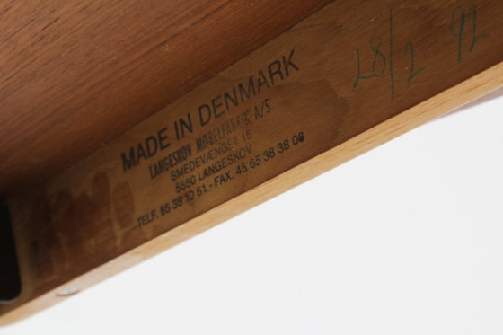 Image 1 of Vintage Danish round extendable dining table in solid teak wood Langeskov möbelfabrik