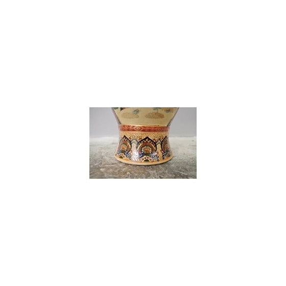 Image 1 of Vintage hand decorated vase in ceramic from Royal Satsuma, China 1960