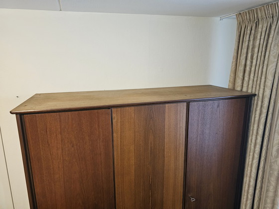 Image 1 of Armadio vintage in teak impiallacciato (circa 70 anni) – buone condizioni