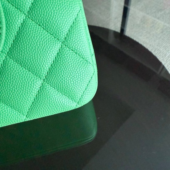 Image 1 of Chanel Classic Flap Medium - Caviar 25CM Gewatteerd Groen Goudkleurige Hardware Serie 27