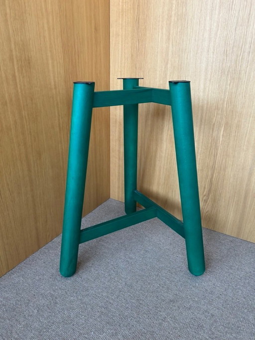 DUM standing table base - showroom model - 80% DISCOUNT - 8 pieces