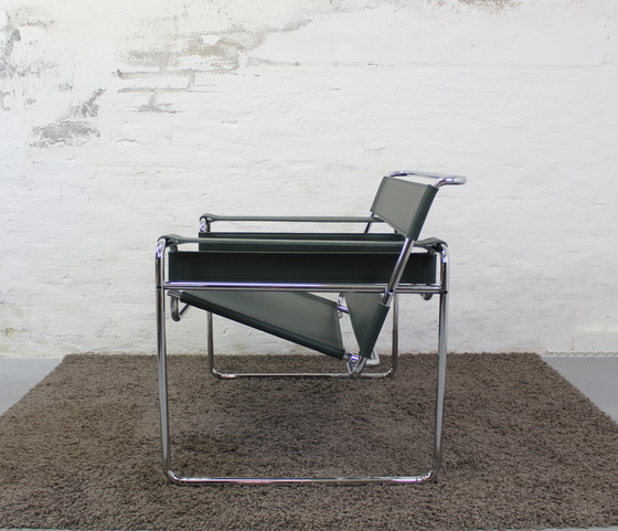 Image 1 of Green Wassily Chair Marcel Breuer Knoll Seats