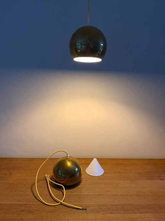 Set of 2 Vintage Topan style pendants - Danish design lamps, Pendant lamps, Metal, Gold (photo 8 of 10)