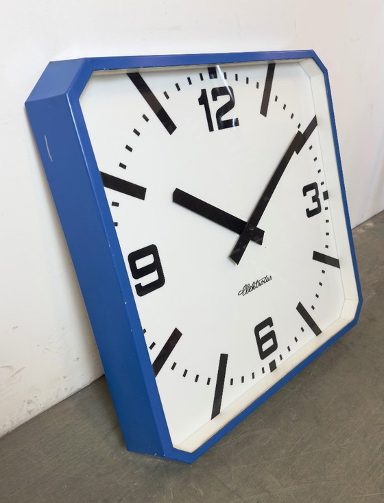 Image 1 of Enorme orologio da parete industriale quadrato blu di Elektročas, anni '90