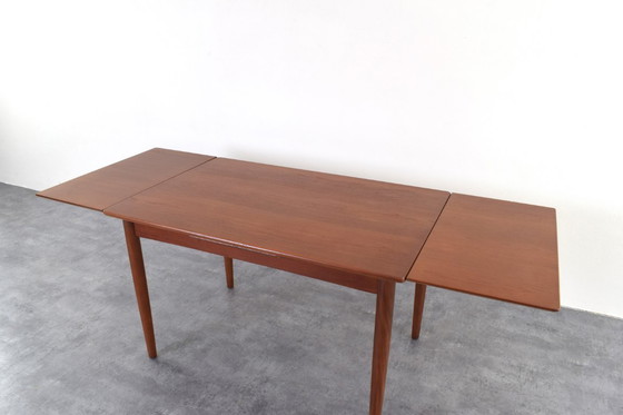Image 1 of Table de salle à manger extensible en teck danois, style milieu du XXe siècle, années 1960.