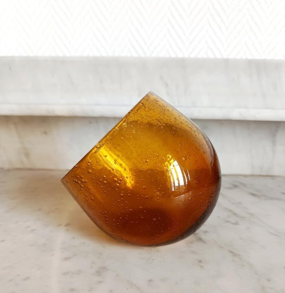 Image 1 of Cuenco de ámbar o vaso inclinado firmado Biot