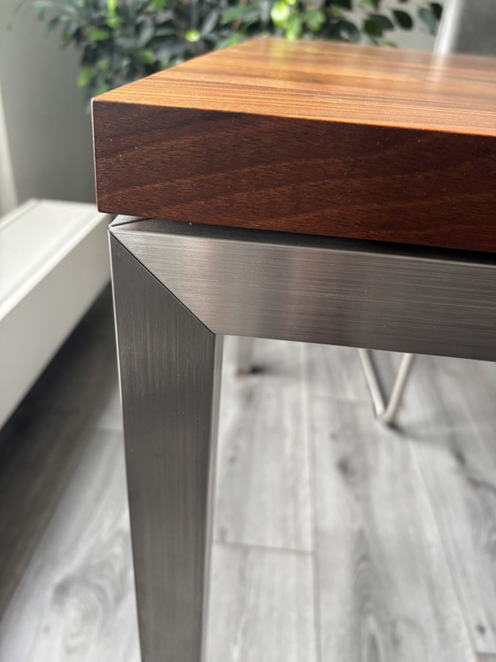 Image 1 of Notenhouten eettafel . Hulshoff design