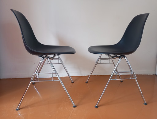 2x Vitra Eames DSS chairs