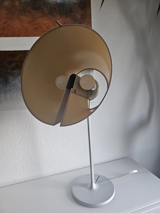 Artemide Melampo Tavolo – Large designer table lamp (Design: Adrien Gardère) – Aluminium, Cotton (photo 4 of 15)