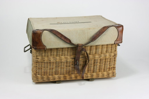 Een proviandmand van wilgentakken en canvas – opbergkast, Leather, Metal