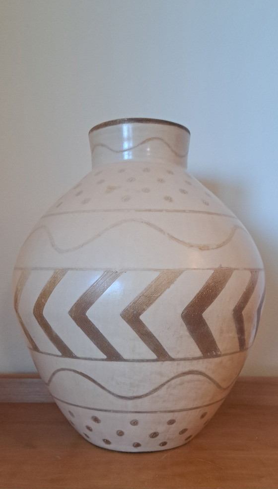 Image 1 of Chulucanas Pottery Vase – Signed by José Sosa (2001) – 28 cm – Peru – Beige & Brown – Collectible Art