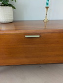 Credenza o mobile TV vintage, stile metà secolo.