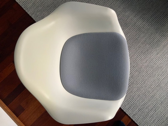 Vitra Armchair, Dining chairs, Plastic, Wood, White (photo 4 of 5)