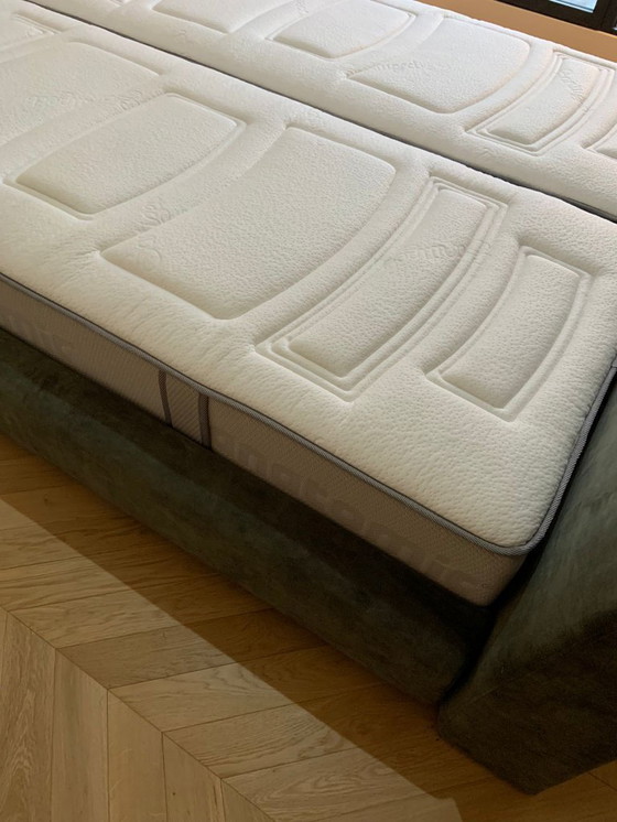 Image 1 of Lit double de luxe 180x220 – NEUF & JAMAIS UTILISÉ – 3 750 €