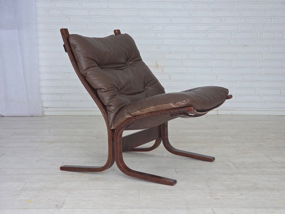 Image 1 of Design norvégien des années 1970 par Ingmar Relling, modèle « Siesta », ensemble de 2 chaises avec repose-pieds
