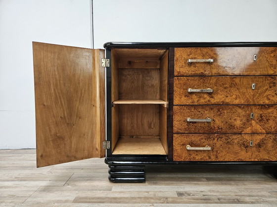Image 1 of Buffet Art Déco des années 1950 en racine de bruyère et bois laqué, avec plateau en verre