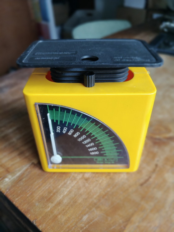 Image 1 of Vintage Zweedse postmoderne keukenweegschaal van Bengt EK – Geel Space Age Design