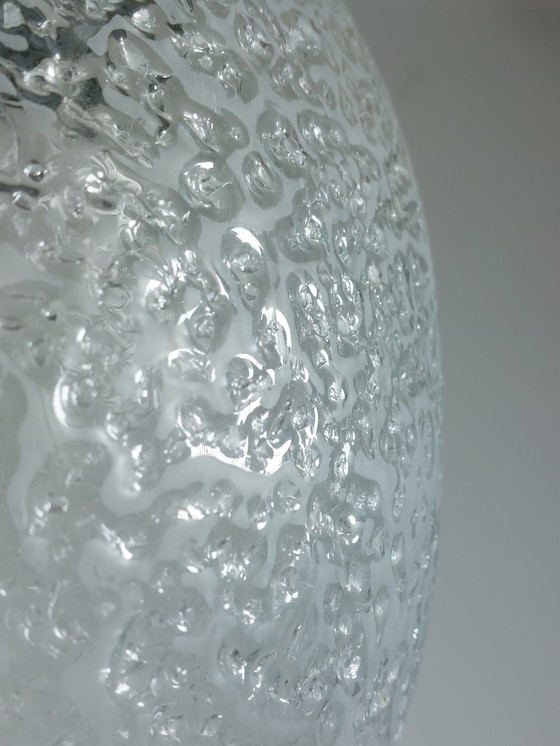 Image 1 of Lampada a sospensione vintage in vetro ghiacciato di metà secolo Doria in ottone