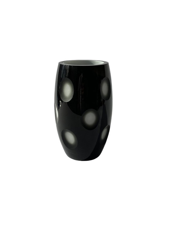Image 1 of Design scandinavo - Vaso in vetro nero con motivo a pois tagliati