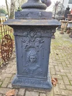 Grote antieke gietijzeren plantenbakken op sokkel jardinière, Zwart, Vintage (foto 12 van 14)