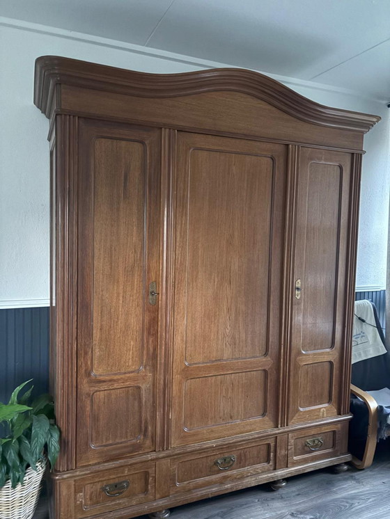 Image 1 of Multifunktionsschrank aus Holz