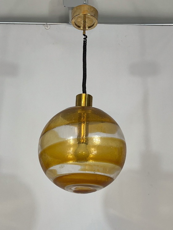 Image 1 of Lampada a sospensione a sfera in vetro di Murano della metà degli anni '60