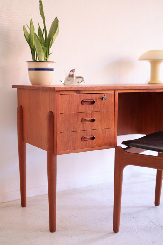 Dänischer Schreibtisch aus den 1960er Jahren – Wood (photo 9 of 11)