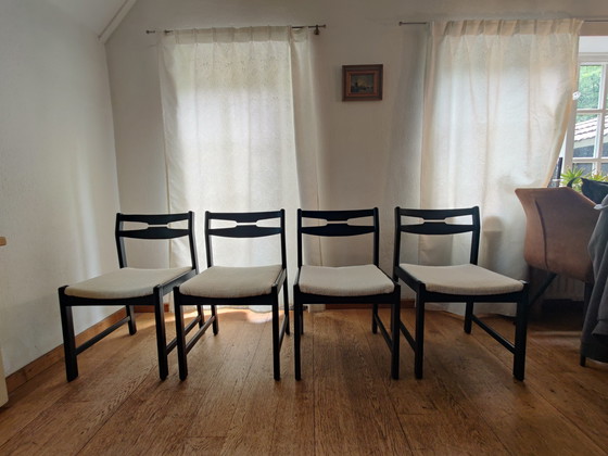 Image 1 of 4x vintage dining table chairs!