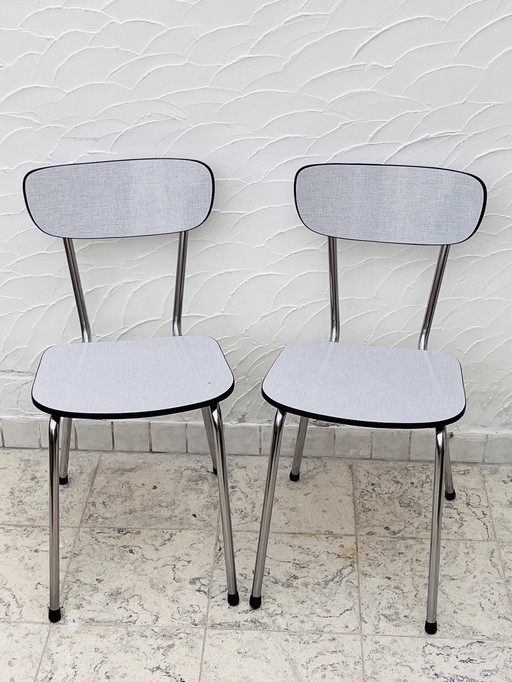 Twee Formica stoelen