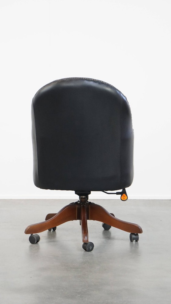 Image 1 of Classica e lussuosa sedia da ufficio in pelle bovina nera in stile inglese
