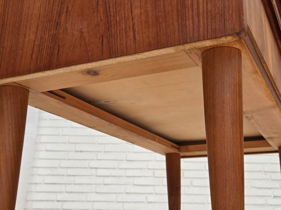 Image 1 of Deense commode uit de jaren 70 met een inklapbare spiegel, gemaakt van teakhout.