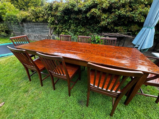 Grande table de salle à manger coloniale en teck massif avec 8 chaises et coussins