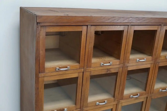 Image 1 of Großer, antiker deutscher Kurzwarenschrank/Vitrinenschrank aus Buchenholz, 1950er Jahre