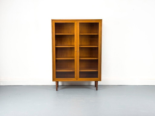 Mobiletto in teak con ante in vetro di WK Möbel, anni '70