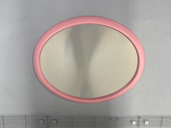 Image 1 of Miroir ovale à rosace des années 1970 - le charme à l'état pur !