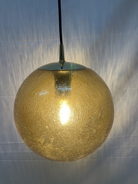 Image 1 of Lampe à suspension vintage Peill et Putzler ø30 verre bulle ambré NOS !