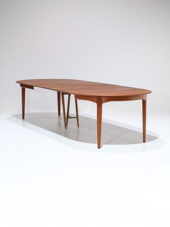 Image 1 of Extendable dining table Henning Kjaernulf model 62 Sorø