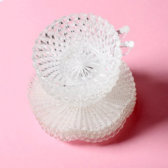 Image 1 of Servizio da tè in vetro trasparente di metà secolo / Decorazione con taglio a diamante / 4 tazze + 4 piattini / Italia / Anni '6