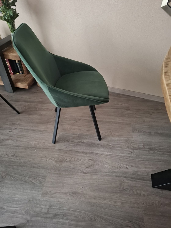 Image 1 of Eettafel + 6 velvet stoelen groen