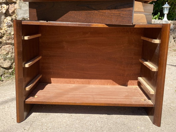 Image 1 of Vintage ladekast uit de jaren 70 van massief iepenhoutfineer met 3 lades.