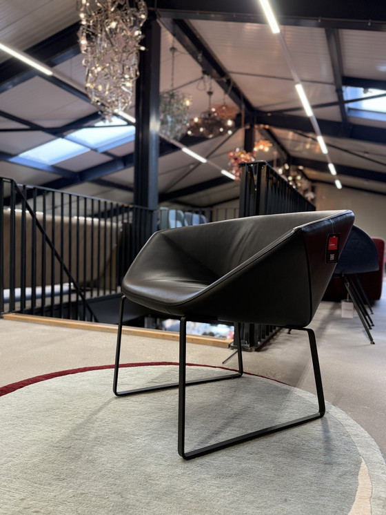 Image 1 of (2) Fauteuils Montis Ella Chaise design en cuir noir