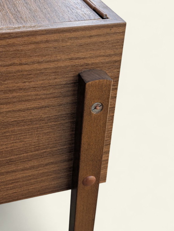 Image 1 of Une rareté ! Armoire à roulettes de couture vintage des années 70 - dessus ouvrant, utilisation polyvalente, design Mid Century