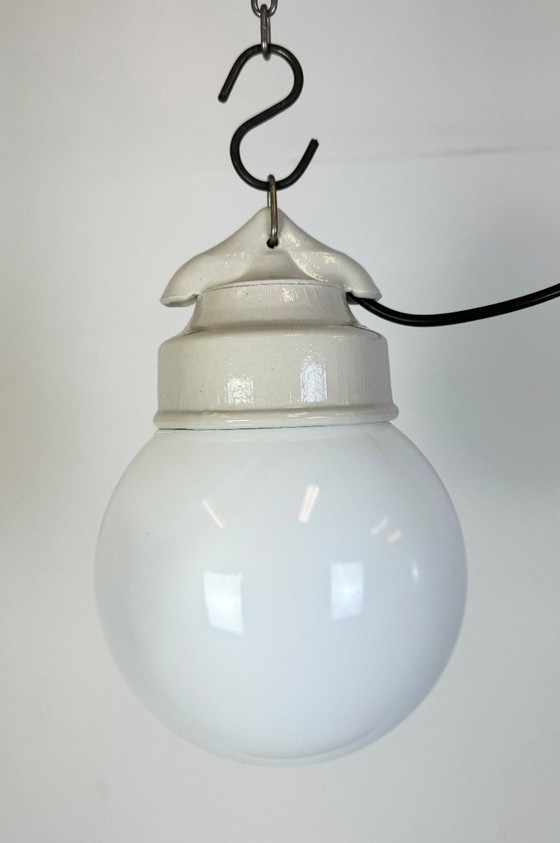 Image 1 of Lampada a sospensione vintage in porcellana bianca, anni '70