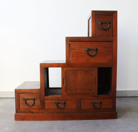 Image 1 of Treppenhausmöbel aus Massivholz, Mitte des 20. Jahrhunderts.